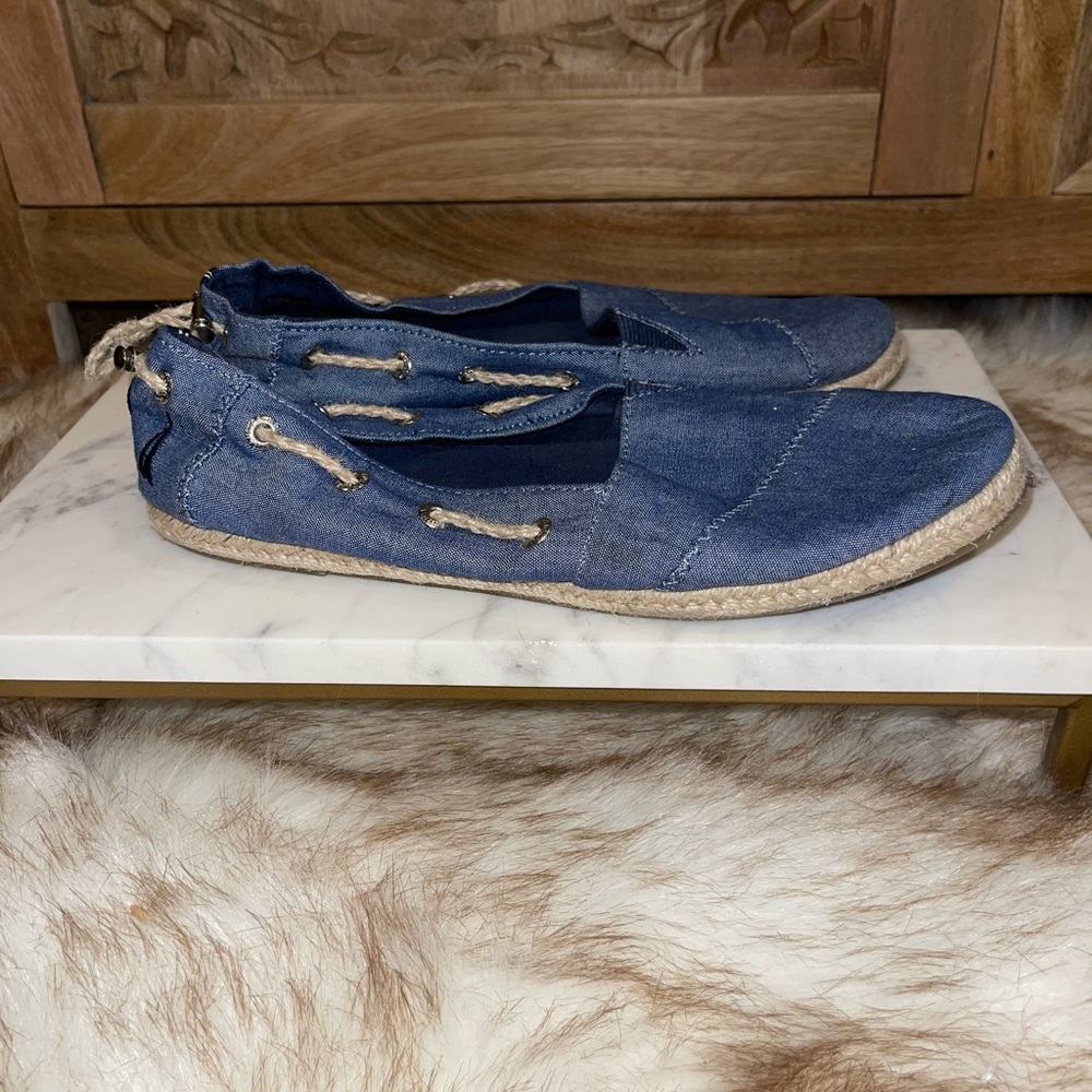 Nautica Espadrilles Slip Ons - Picture 2 of 9